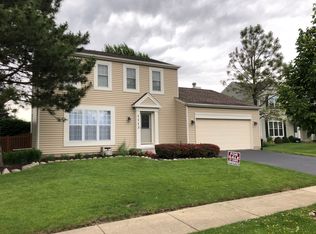 1113 Country Glen Ln, Carol Stream, IL 60188