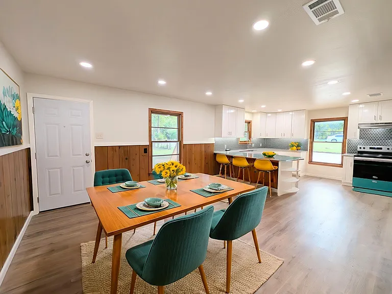Dining Room Virtually Staged