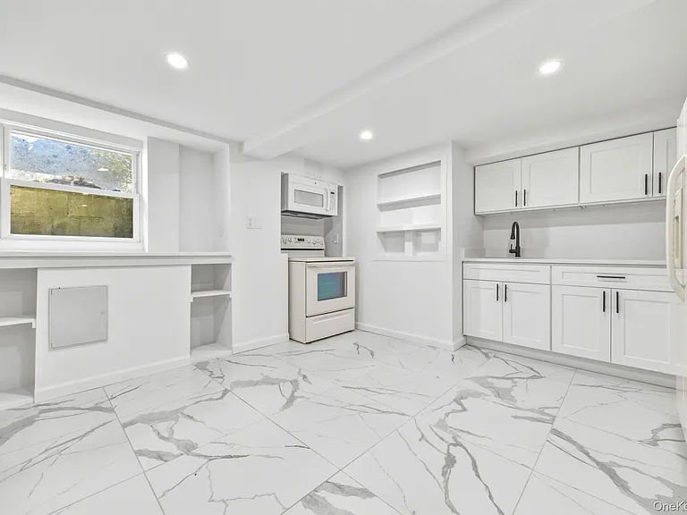 168 Lenox Ave — Photo 16