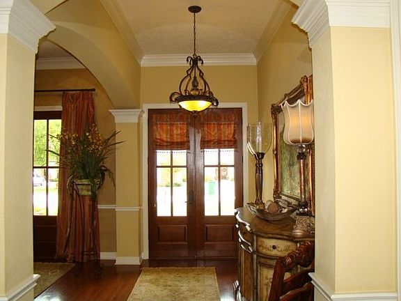 2nd image of 5695 Lexington Cir