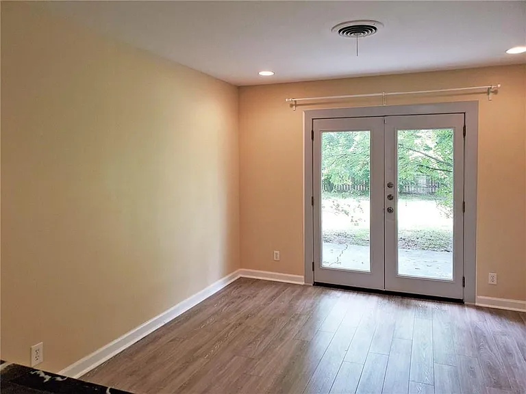 6805 Deborah Dr — Photo 4