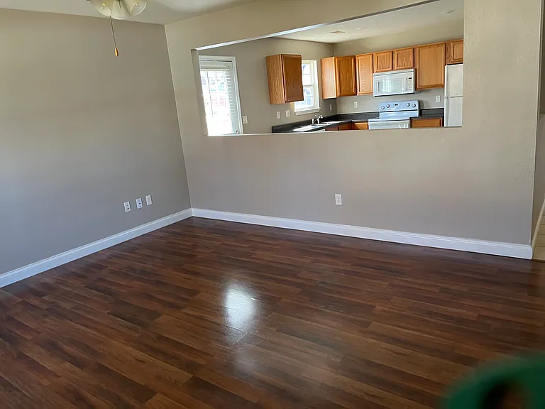 303 B St #A — Photo 3
