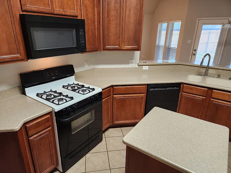 3042 Wren Ln — Photo 5