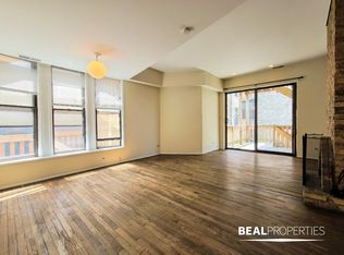 2910 N Broadway St APT 3, Chicago, IL 60657