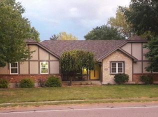 4409 NW Lake Dr, Lees Summit, MO 64064