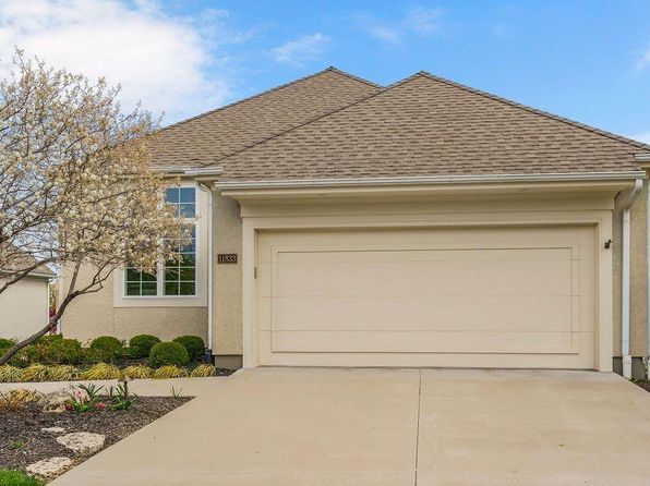 11833 S Hallet St, Olathe, KS 66062