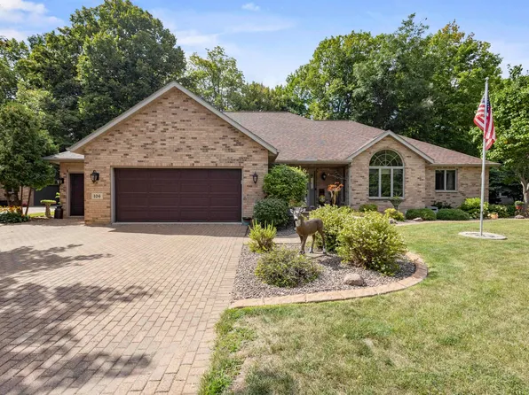 106 Wulgaert Way, Combined Locks, WI 54113