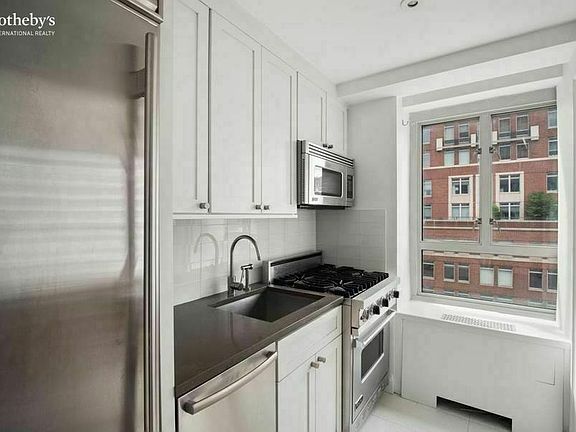 5th image of 200 E 66th St APT A0804