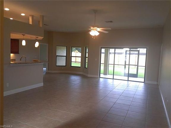 2nd image of 618 SE 10th Pl