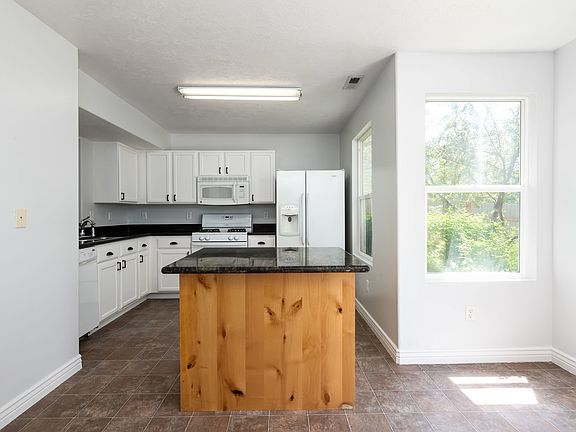 4th image of 18 N Cameron St