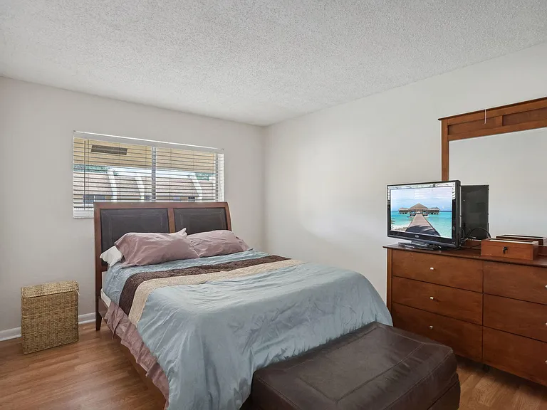 2825 SW 22nd Ave #201 — Photo 18