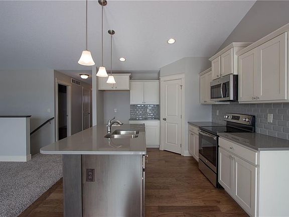4th image of 624 3rd St NW