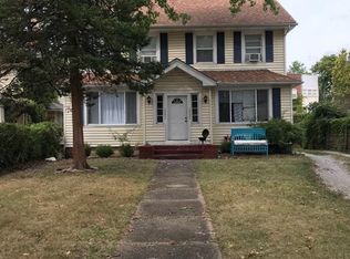 12220 Clifton Blvd, Lakewood, OH 44107