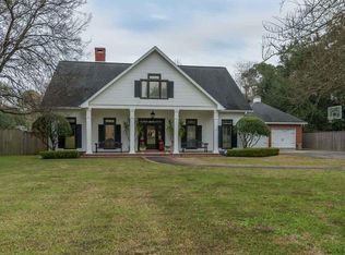 1835 Nall St, Port Neches, TX 77651