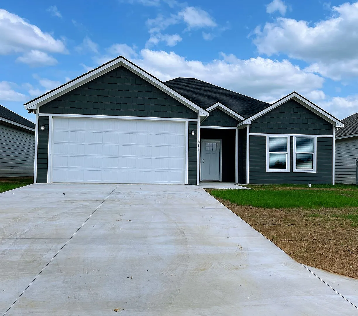 Beautiful home in a quiet community — Photo 1