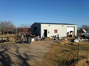 2nd image of 1821 E Lake Creek Rd