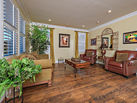 2nd image of 45018 Oakford Ct