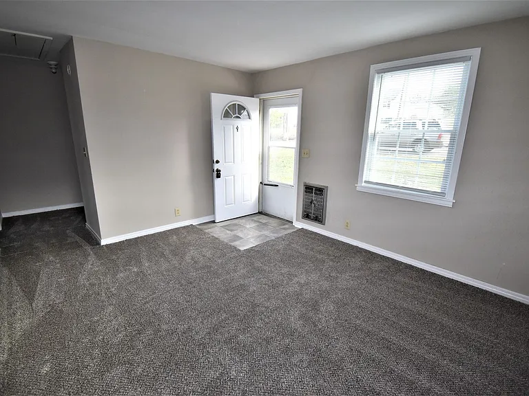 Woody Hills Dr - 936 / 938 — Photo 3