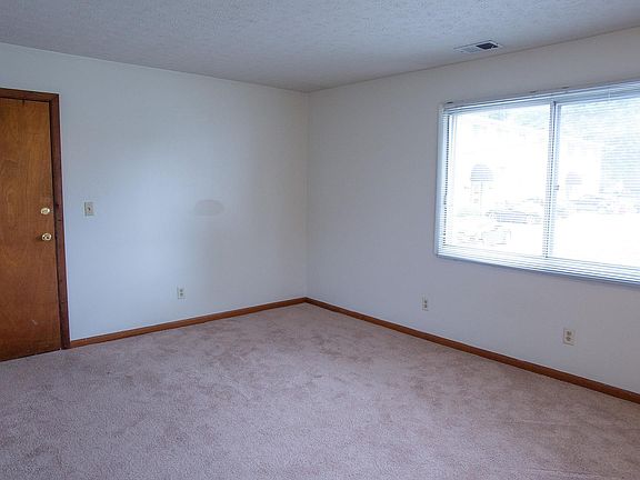 4th image of 544 S Lincoln St