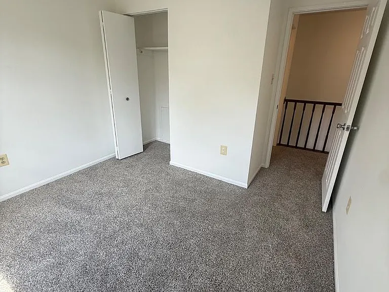 306 Hillside Ter — Photo 21