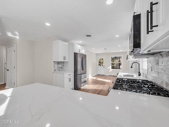 5th image of 8 Manassas Drive