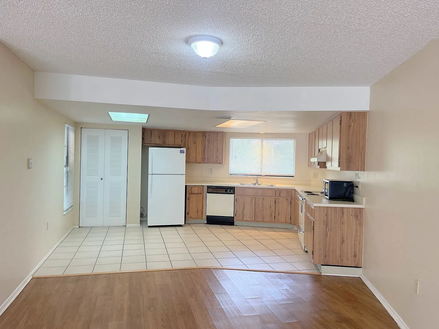 2 bed, 2.0 bath, 1001 sqft, $1,525 — Photo 4