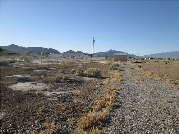 3rd image of 4050 W Jasmine St