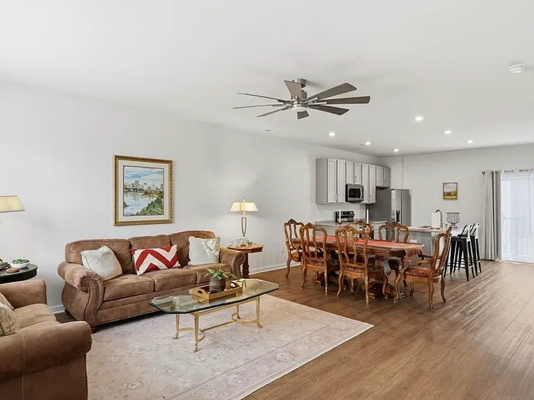 4013 Grand Reserve Ln — Photo 2