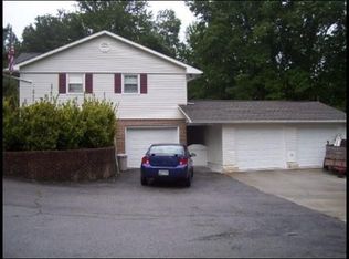 511B Shoreline Rd, La Follette, TN 37766