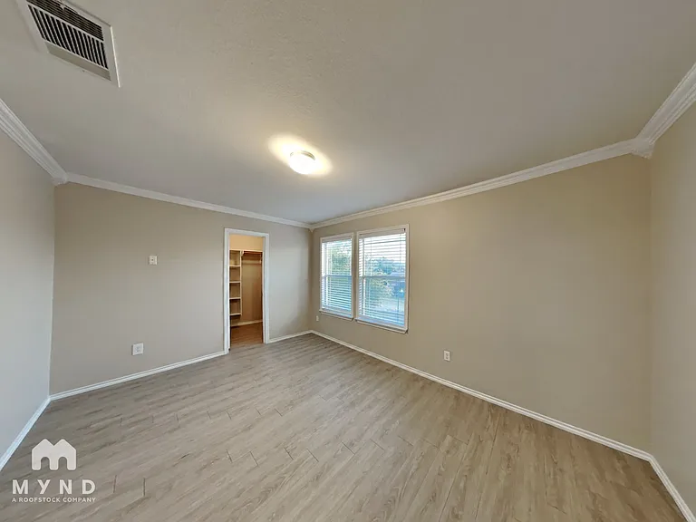 5644 Brougham Way — Photo 17