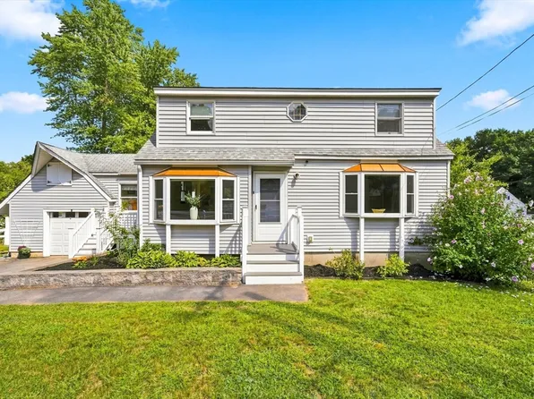 1251 Shawsheen St, Tewksbury, MA 01876