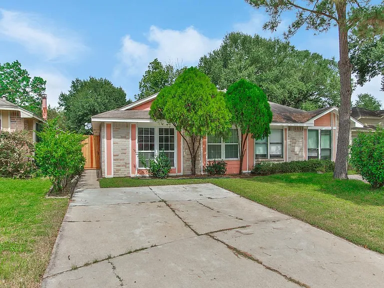 5145 Beaverhollow Dr — Photo 1