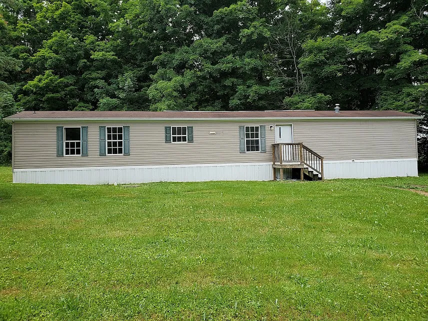 46 Benedict Ln