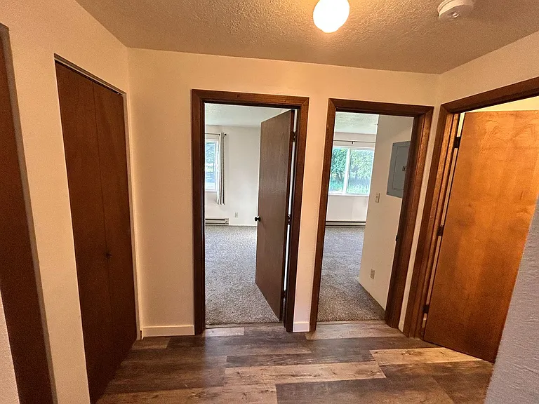 836 E Washington St — Photo 5
