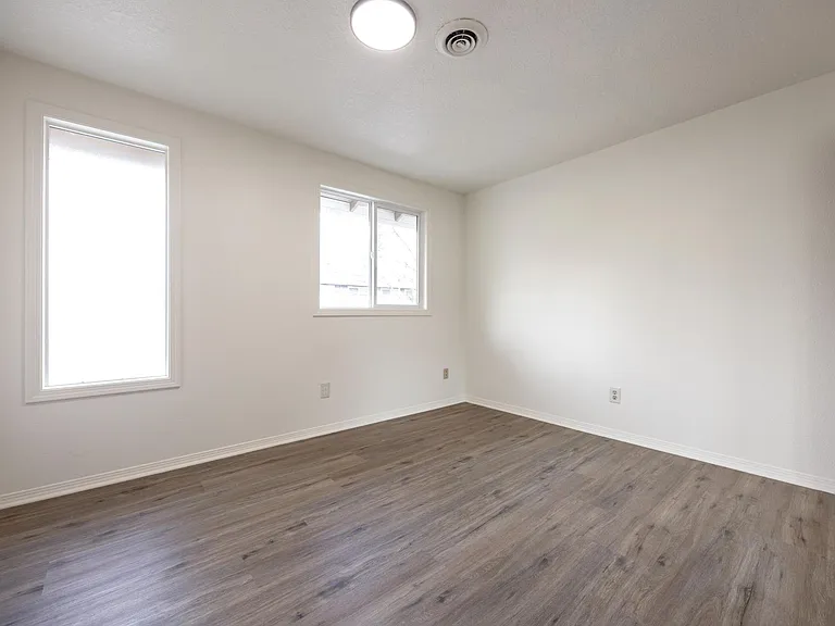 4921 SW 59th Ave — Photo 20