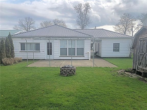 2nd image of 2445 Lakeside Dr