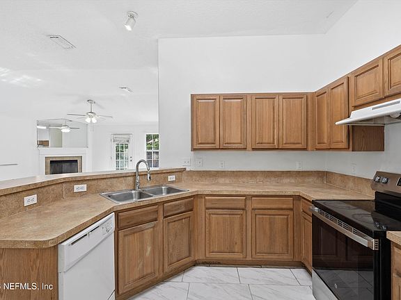 4th image of 6425 SARAHS VIEW Court