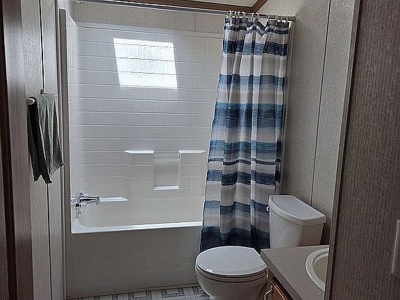 Nice and clean and big bathr