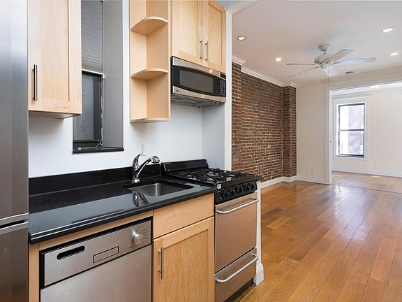 2nd image of 245 Mulberry St
