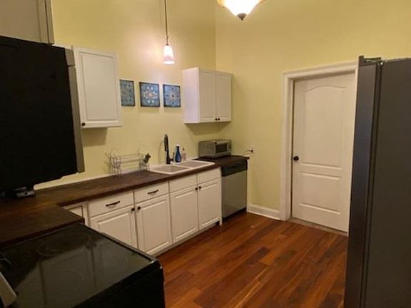 3rd image of 1421 Lynn Ave