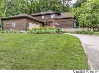 3808 W Bluffs Rd, Springfield, IL 62711