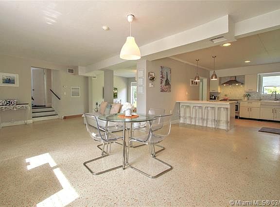 4th image of 12110 NE Miami Pl