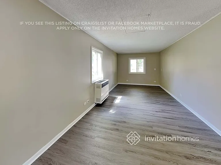1875 N Newport Rd — Photo 7