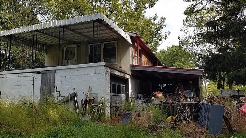 2nd image of 609 Beatty Rd