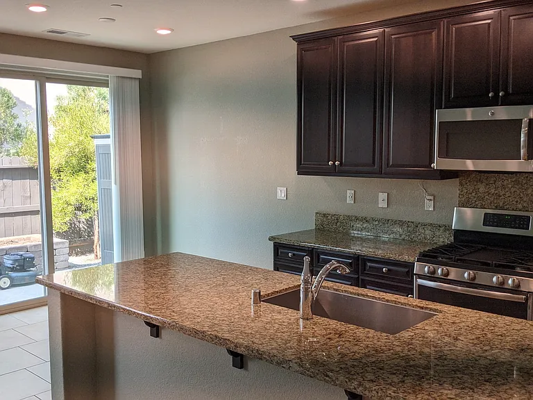 6011 Terra Ln — Photo 4