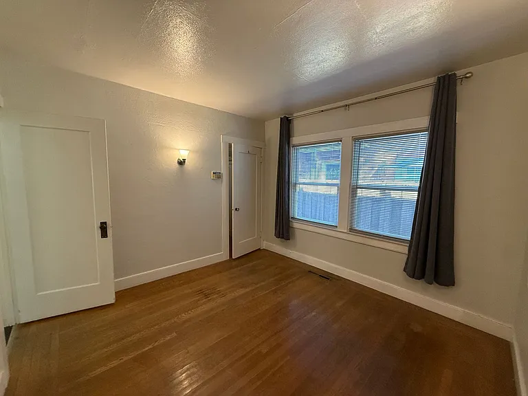 1813 Beverly Way — Photo 14
