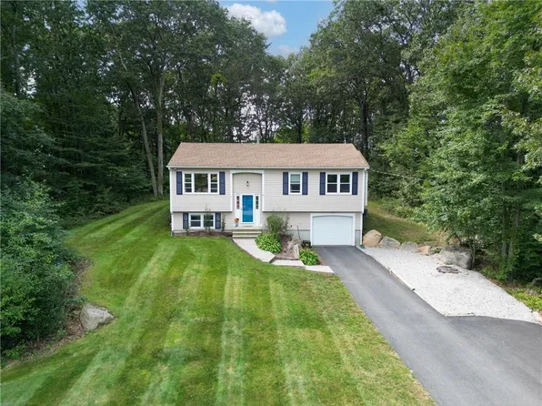 12 Everbloom Dr, Johnston, RI 02919