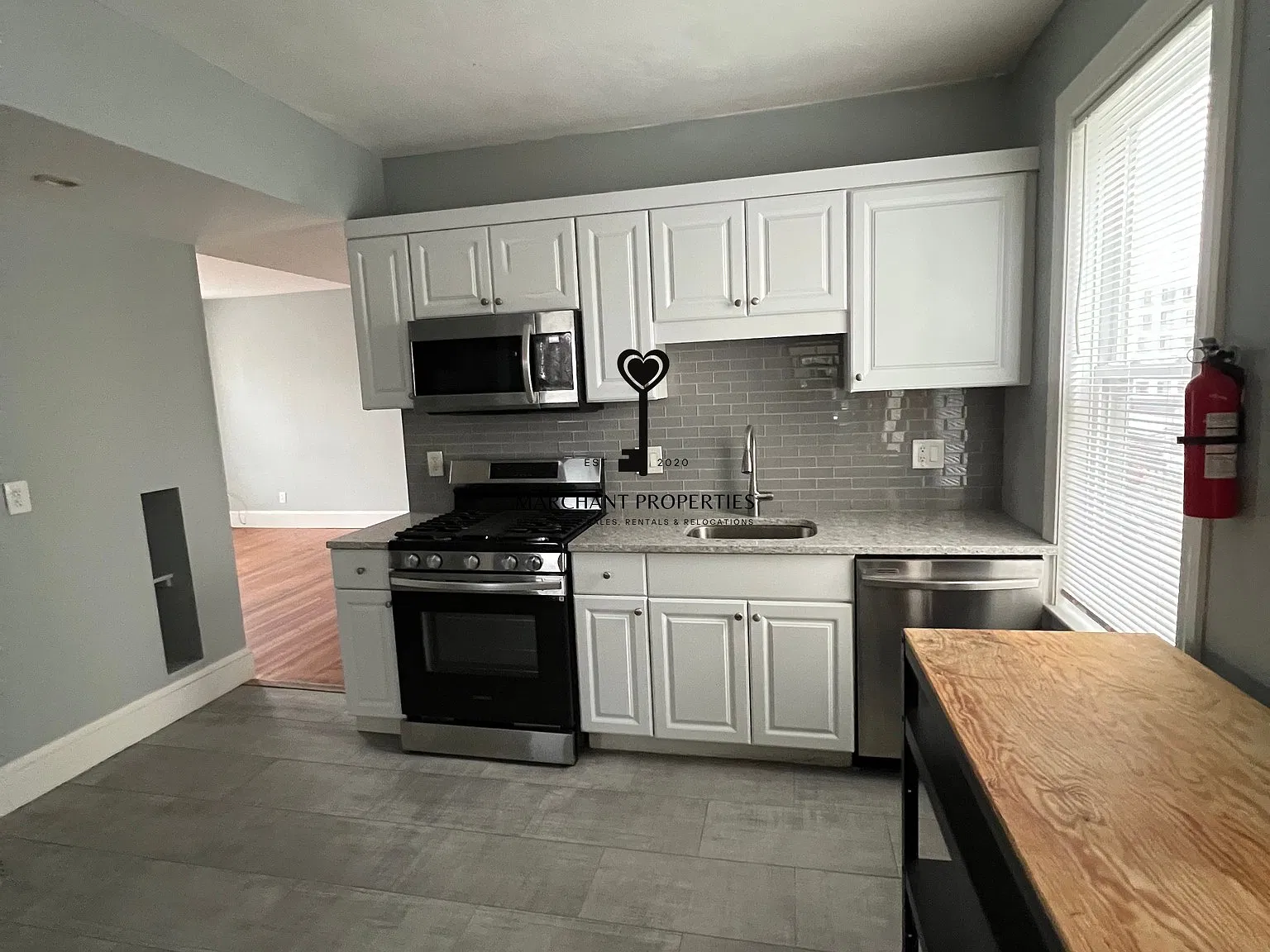 3 bed, 2.0 bath, 1200 sqft, $3,700 — Photo 1