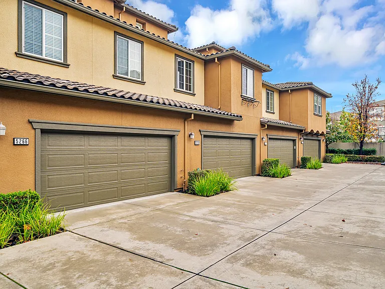 5266 Fioli Loop — Photo 20
