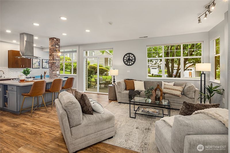 5th image of 17824 NE 96th Way #3
